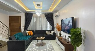 2 Bedroom Flat Fully Furnished & Serviced