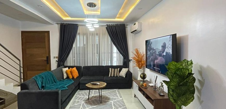 2 Bedroom Flat Fully Furnished & Serviced